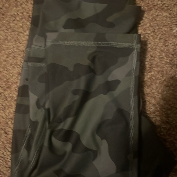 Old Navy Active - Picture 2 of 3